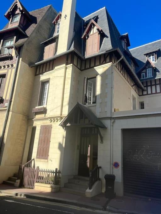 Beau Studio A 30M De La Plage / Beautiful Studio 30M From The Beach Trouville-sur-mer Exteriör bild