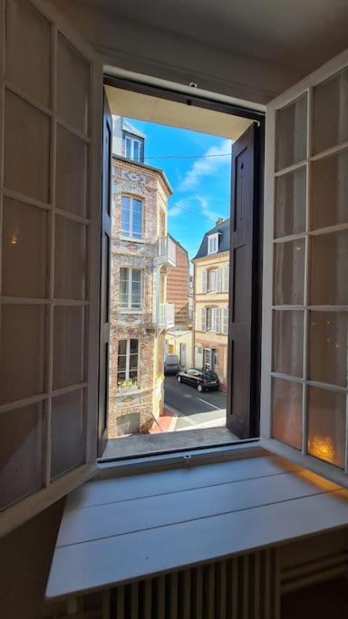 Beau Studio A 30M De La Plage / Beautiful Studio 30M From The Beach Trouville-sur-mer Exteriör bild